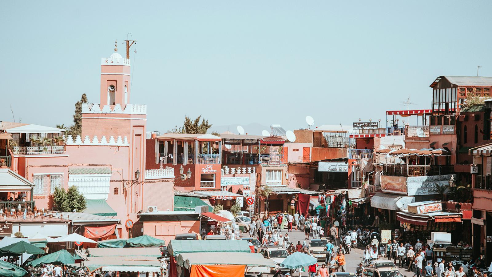 um mercado em marrakech