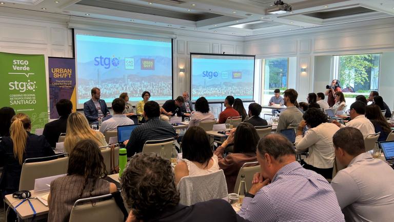 Sessão de abertura em UrbanShift's Adaptation Finance Academy em Santiago, Chile