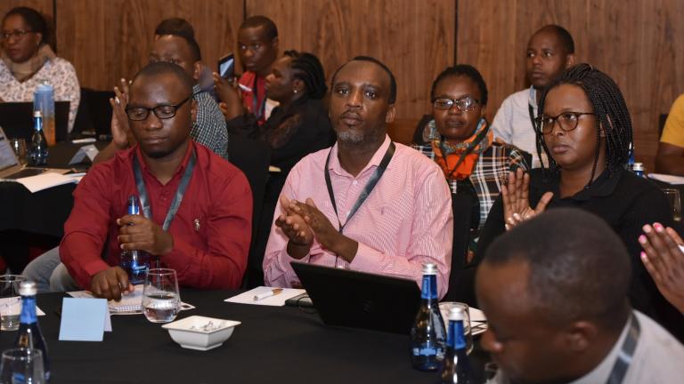 participantes do diálogo de governança multinível de Ruanda