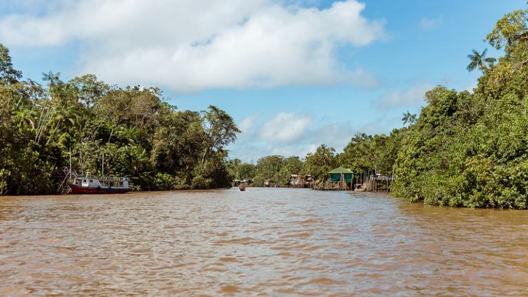 Aproximação da ilha Combu